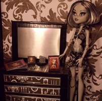 Monster High Doll Framed Photo Tutorial