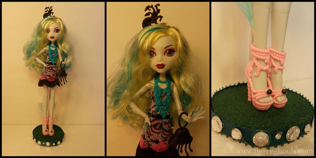 Lagoona's Doll Stand
