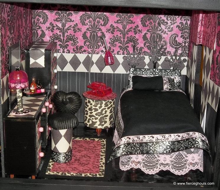 Monster High C.A.Cupid's Room