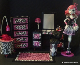 Monster High C.A. Cupid DIY Furniture